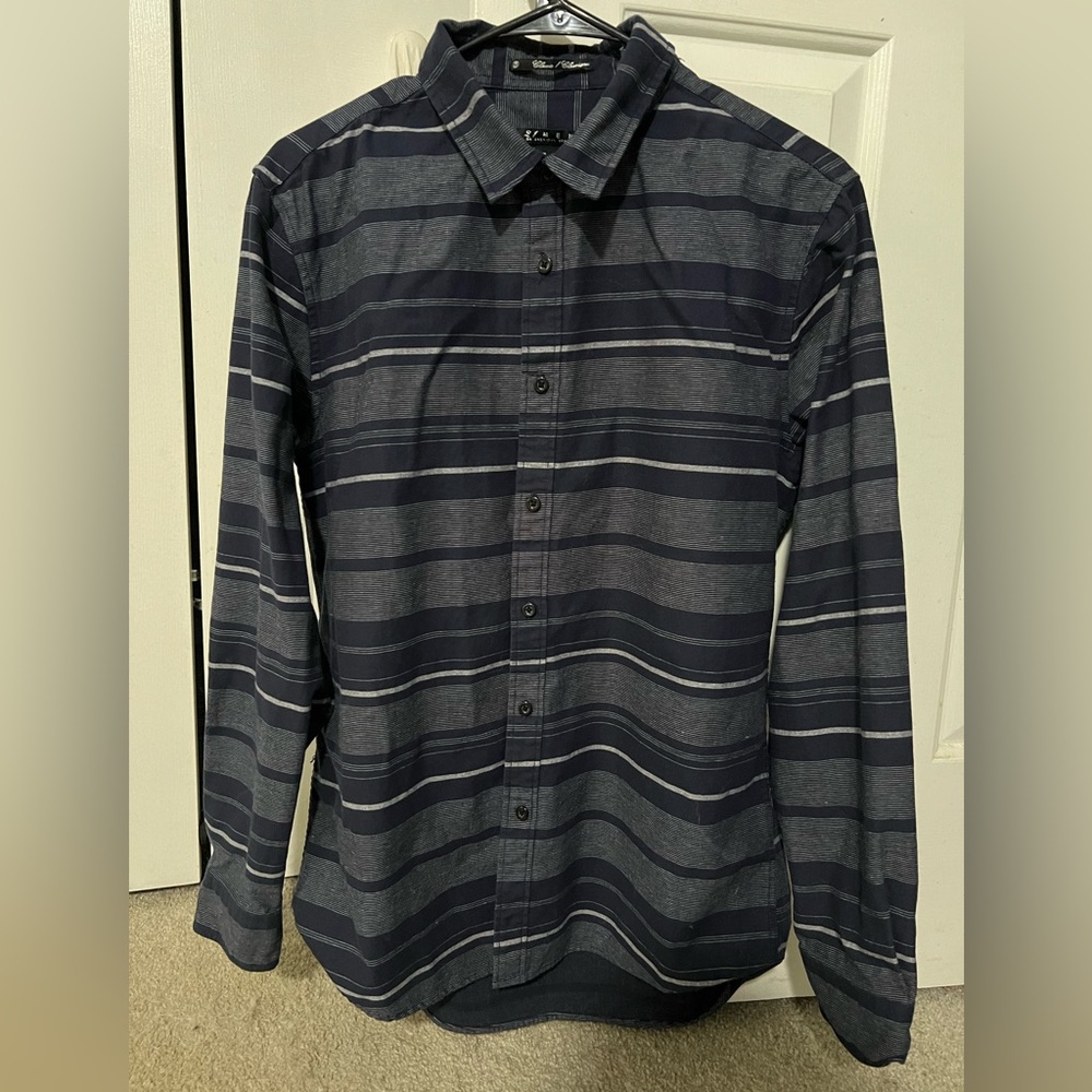 21 Men An American Brand dark blue/gray button up collared shirt. Size S/M.